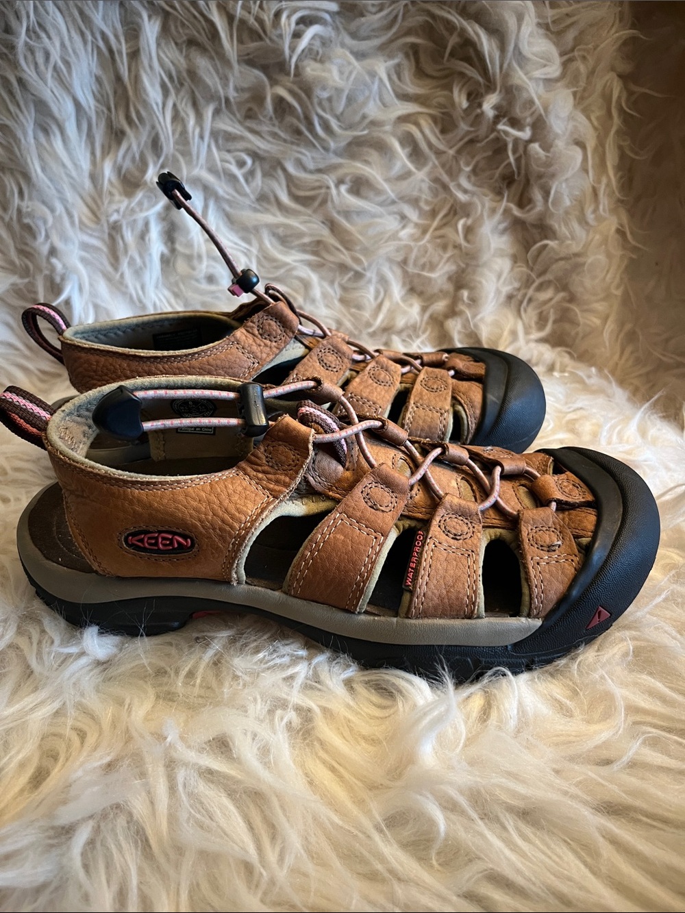 Keen Newport women’s Brown Leather Sandals